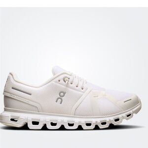 On Running Cloud  (6 dc) the actual brand type The size is 9 W